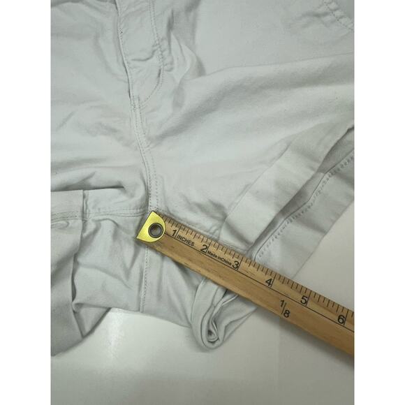 SO Womens Juniors Shorts Size 17 White Chino Favorite Low Rise Midi - Picture 9 of 10